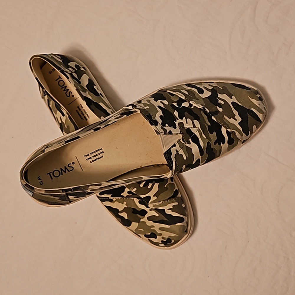 Tom's Alpagarta shoes. W10/M 8.5